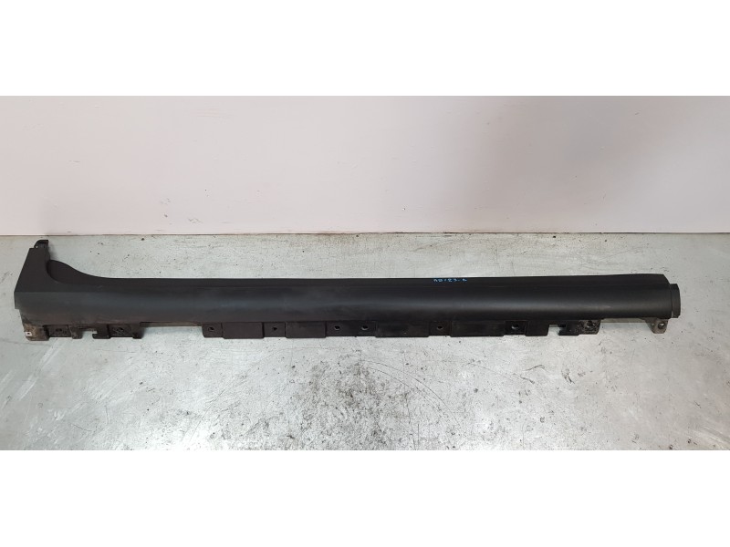 Recambio de faldon lateral para bmw x3 (f25) xdrive 20d referencia OEM IAM 51777210080  