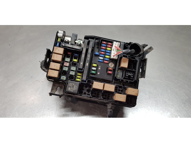 Recambio de caja reles / fusibles para kia ceed sportswagon tech referencia OEM IAM 91290J7100  
