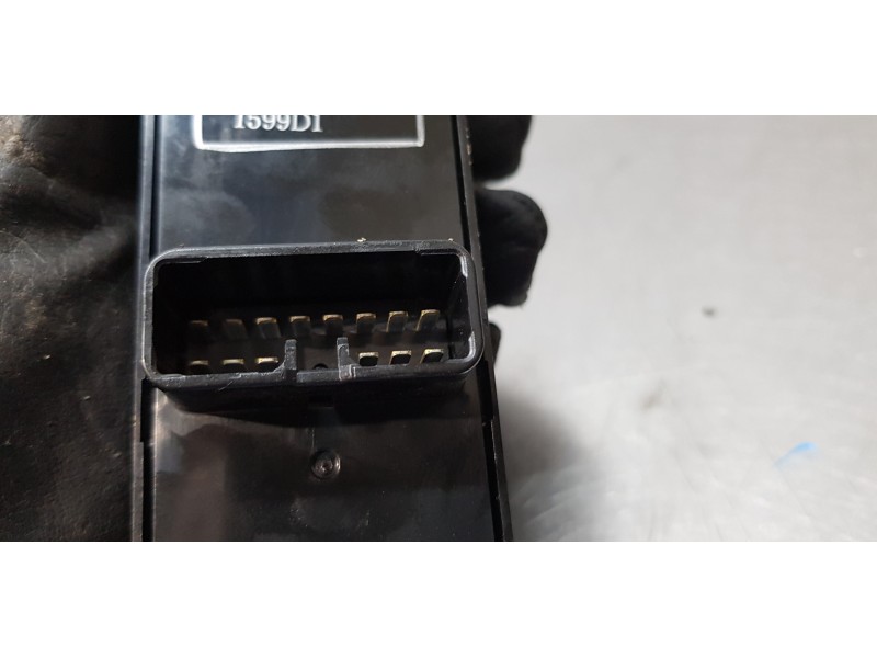 Recambio de mando elevalunas delantero izquierdo para mitsubishi outlander (cw0) challenge 4wd referencia OEM IAM 8608A185   Recambio de mando elevalunas delantero izquierdo para mitsubishi outlander (cw0) challenge 4wd referencia OEM IAM 8608A185