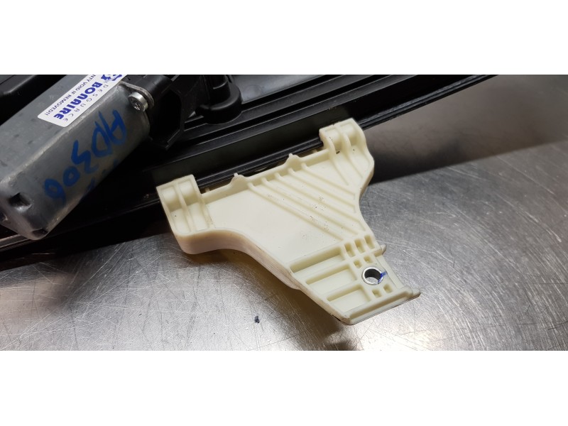 Recambio de elevalunas trasero derecho para peugeot 3008 active referencia OEM IAM 9830388880 9829482480  Recambio de elevalunas trasero derecho para peugeot 3008 active referencia OEM IAM 9830388880 9829482480