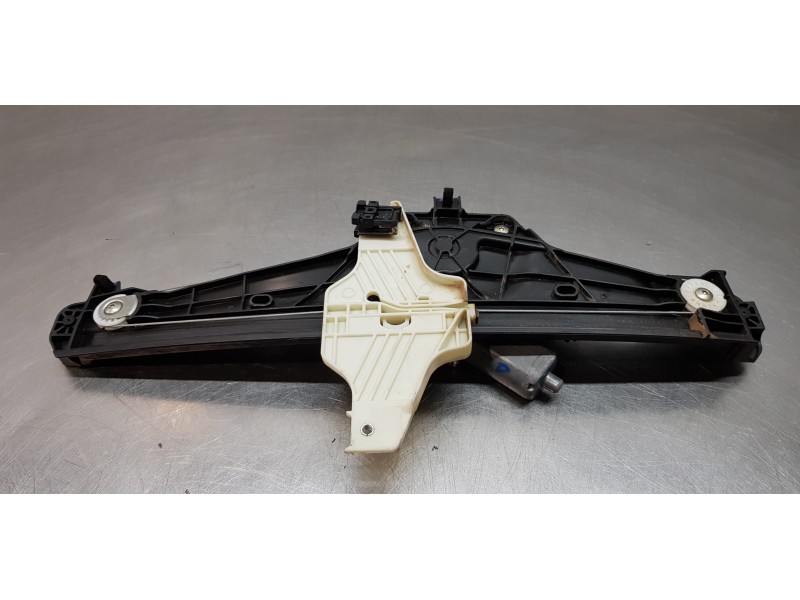 Recambio de elevalunas trasero derecho para peugeot 3008 active referencia OEM IAM 9830388880 9829482480  Recambio de elevalunas trasero derecho para peugeot 3008 active referencia OEM IAM 9830388880 9829482480