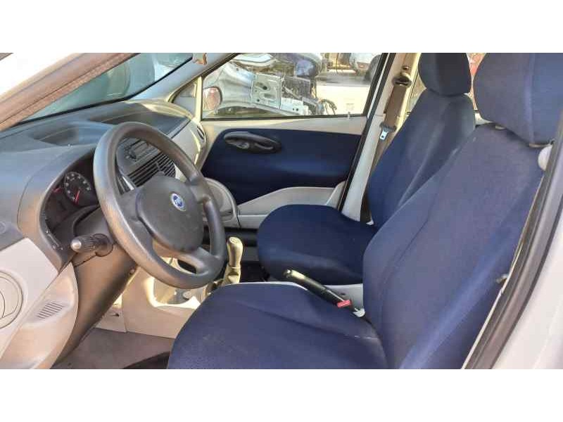 fiat punto berlina (188) del año 2004