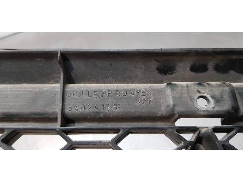 Recambio de rejilla delantera para mitsubishi outlander (cw0) challenge 4wd referencia OEM IAM 6402A198   Recambio de rejilla delantera para mitsubishi outlander (cw0) challenge 4wd referencia OEM IAM 6402A198