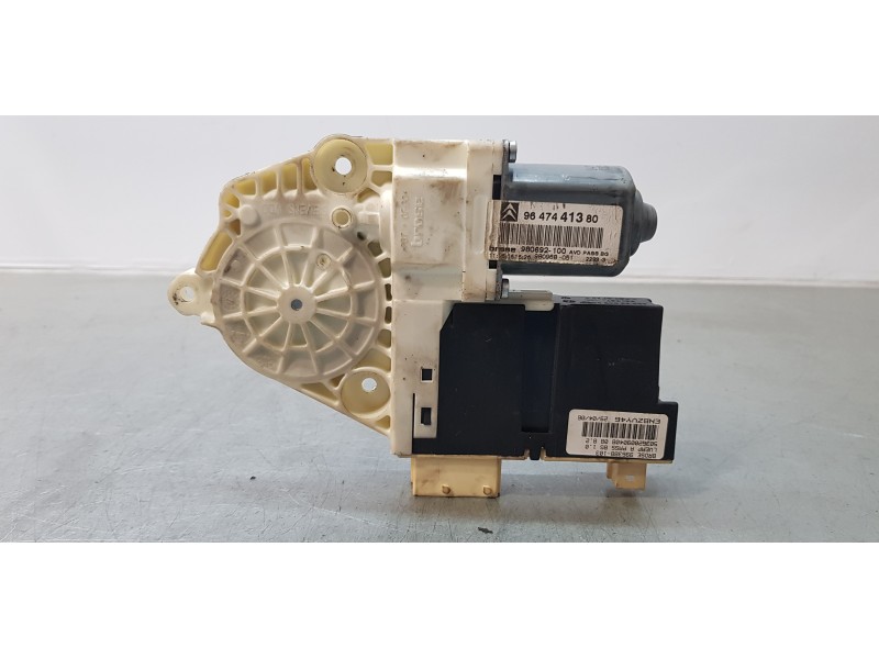 Recambio de motor elevalunas delantero derecho para citroen c4 berlina cool referencia OEM IAM 9647441380  