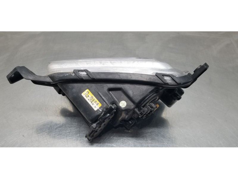 Recambio de faro antiniebla izquierdo para hyundai tucson tl referencia OEM IAM 92201D7000  