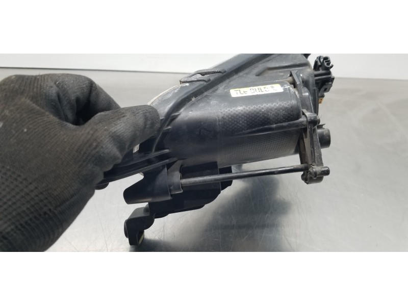 Recambio de faro antiniebla izquierdo para hyundai tucson tl referencia OEM IAM 92201D7000  
