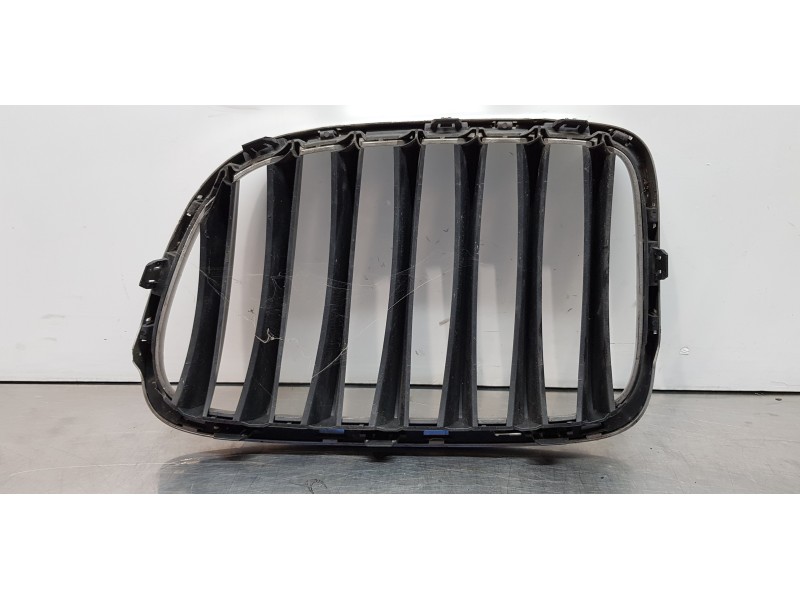 Recambio de rejilla paragolpes derecha para bmw x1 (e84) sdrive 18d referencia OEM IAM 51112993308  