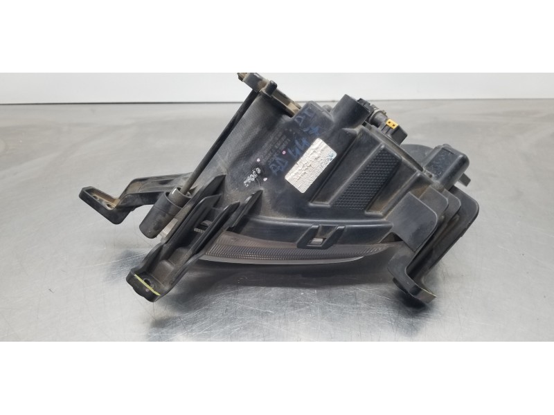 Recambio de faro antiniebla izquierdo para hyundai tucson tl referencia OEM IAM 92201D7000  
