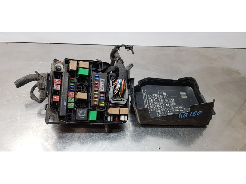 Recambio de caja reles / fusibles para kia carens ( ) concept referencia OEM IAM 91320A4730  
