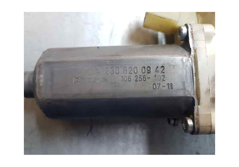 Recambio de elevalunas delantero derecho para mercedes clase clk (w209) cabrio 350 (209.456) referencia OEM IAM A2308200942  