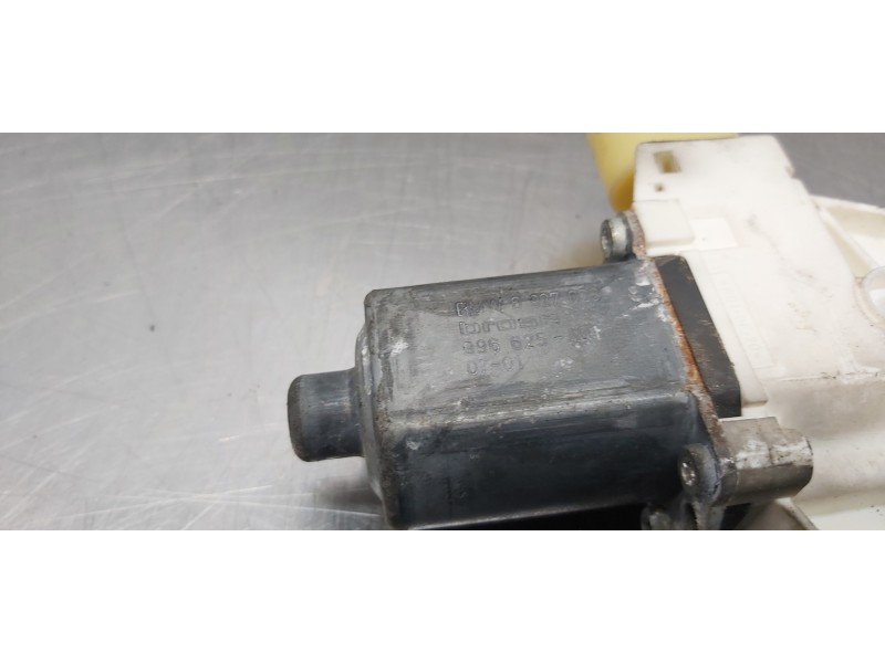 Recambio de elevalunas delantero derecho para bmw serie 1 berlina (e81/e87) 118d referencia OEM IAM 51337138466   Recambio de elevalunas delantero derecho para bmw serie 1 berlina (e81/e87) 118d referencia OEM IAM 51337138466