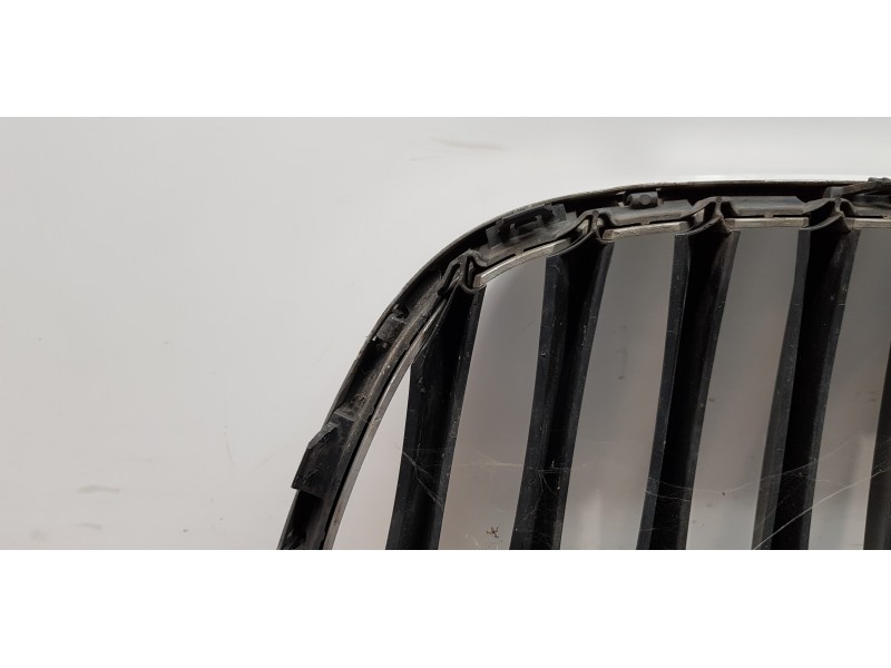 Recambio de rejilla paragolpes derecha para bmw x1 (e84) sdrive 18d referencia OEM IAM 51112993308  