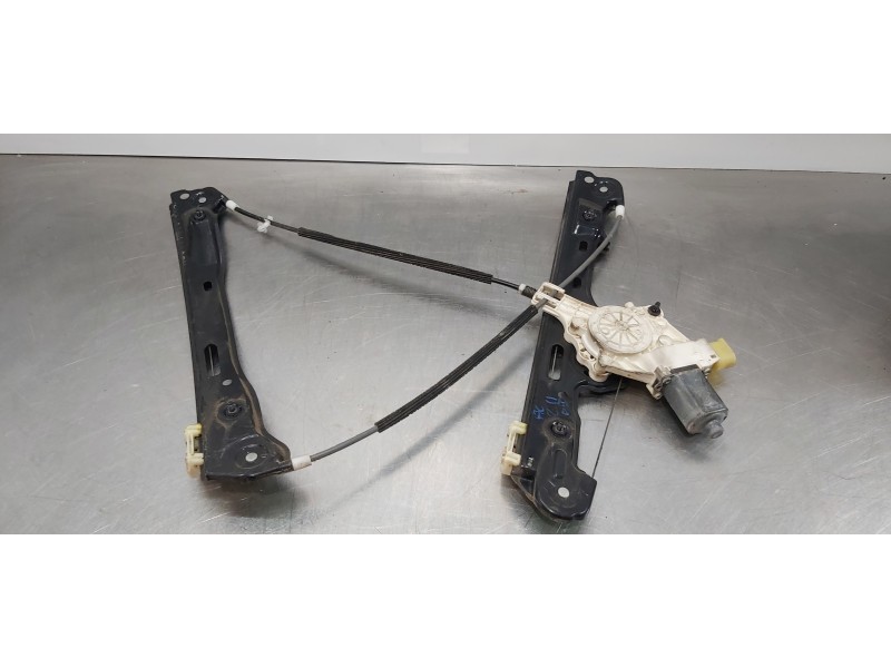 Recambio de elevalunas delantero izquierdo para bmw serie 1 berlina (e81/e87) 118d referencia OEM IAM 51337138465   Recambio de elevalunas delantero izquierdo para bmw serie 1 berlina (e81/e87) 118d referencia OEM IAM 51337138465