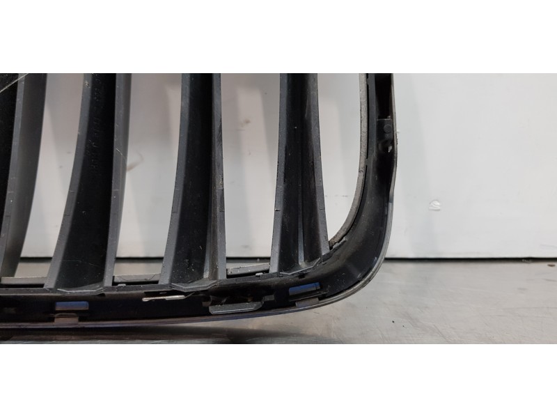 Recambio de rejilla paragolpes derecha para bmw x1 (e84) sdrive 18d referencia OEM IAM 51112993308  