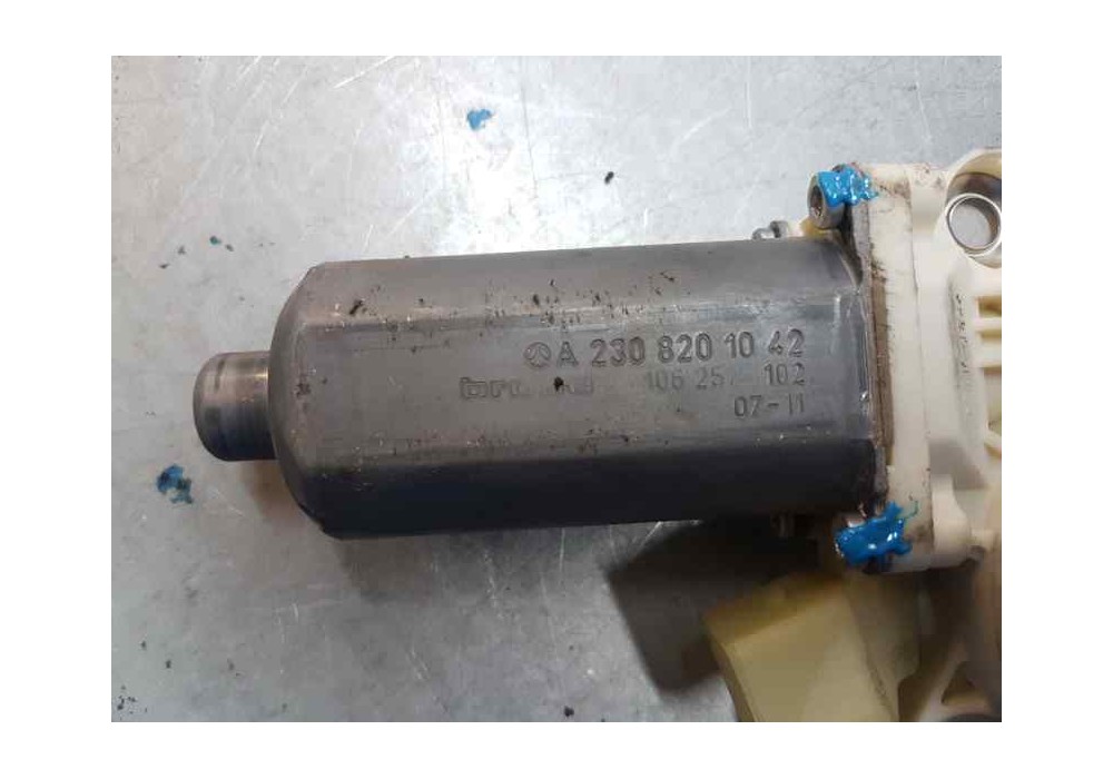 Recambio de elevalunas delantero izquierdo para mercedes clase clk (w209) cabrio 350 (209.456) referencia OEM IAM A2308201042  