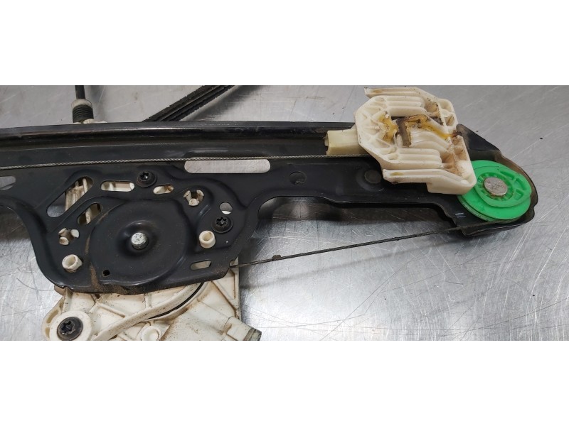 Recambio de elevalunas delantero izquierdo para bmw serie 1 berlina (e81/e87) 118d referencia OEM IAM 51337138465   Recambio de elevalunas delantero izquierdo para bmw serie 1 berlina (e81/e87) 118d referencia OEM IAM 51337138465