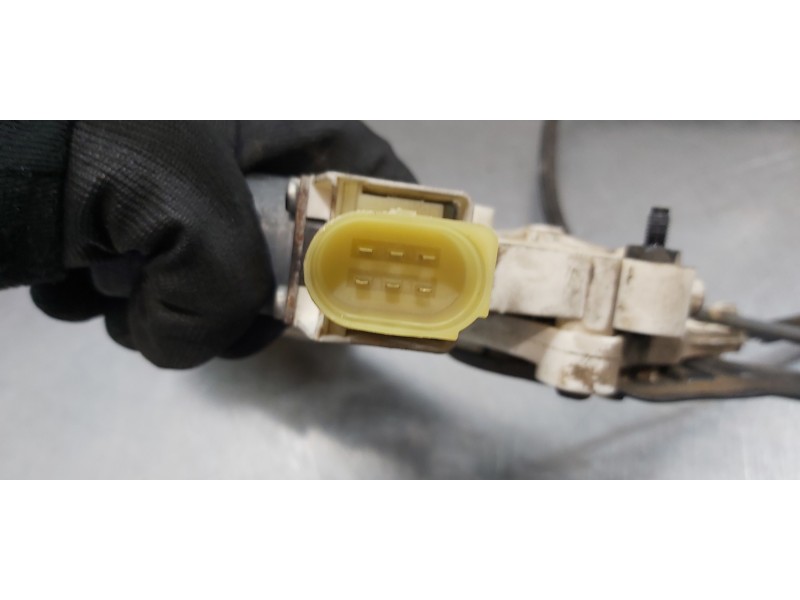 Recambio de elevalunas delantero izquierdo para bmw serie 1 berlina (e81/e87) 118d referencia OEM IAM 51337138465   Recambio de elevalunas delantero izquierdo para bmw serie 1 berlina (e81/e87) 118d referencia OEM IAM 51337138465