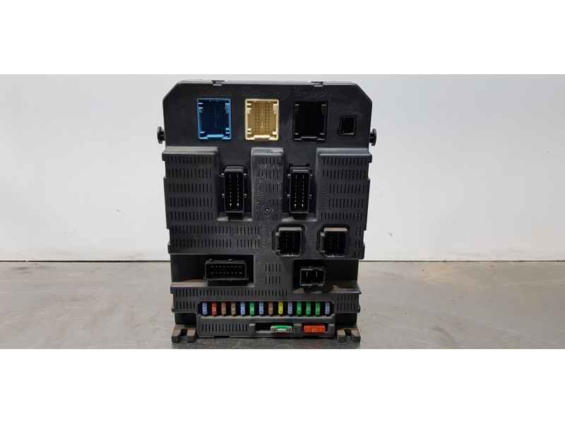 Recambio de caja reles / fusibles para peugeot 308 sport referencia OEM IAM 9663798180   Recambio de caja reles / fusibles para peugeot 308 sport referencia OEM IAM 9663798180