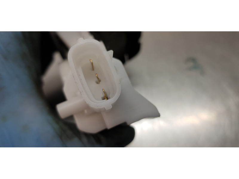 Recambio de cerradura maletero / porton para toyota rav4 hybrid 4x2 advance referencia OEM IAM 6935042090  