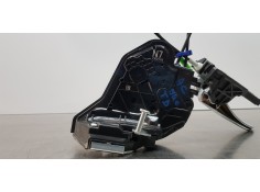 Recambio de cerradura puerta trasera derecha para toyota rav4 hybrid 4x2 advance referencia OEM IAM 6905048060  