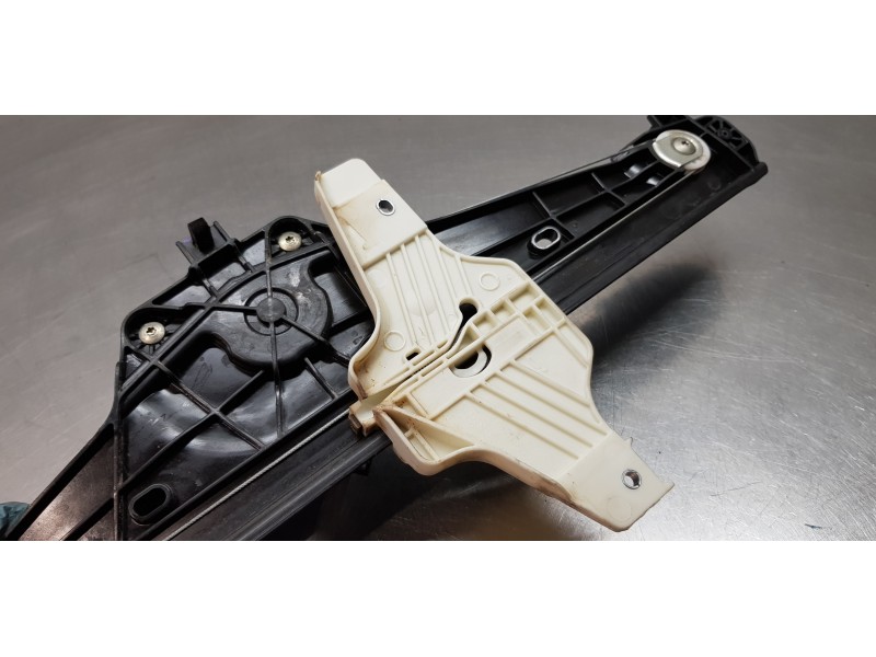 Recambio de elevalunas trasero izquierdo para peugeot 3008 active referencia OEM IAM 9830389080 9829482580  Recambio de elevalunas trasero izquierdo para peugeot 3008 active referencia OEM IAM 9830389080 9829482580