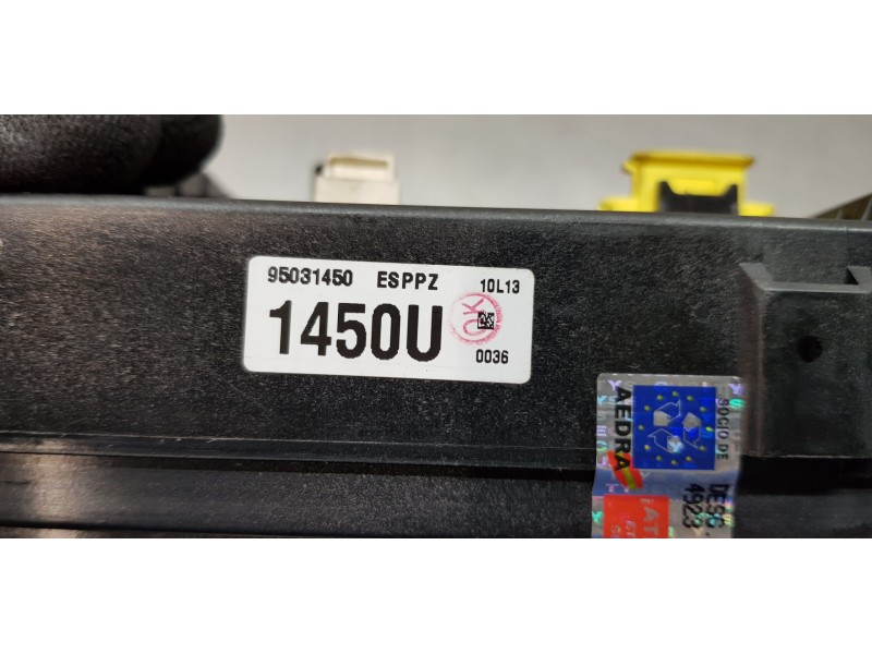 Recambio de caja reles / fusibles para opel antara enjoy 4x4 referencia OEM IAM 95031450  