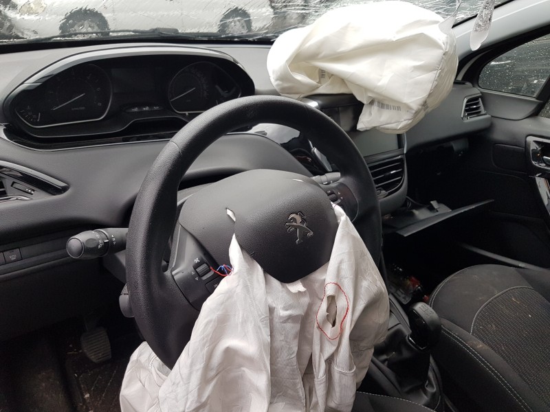 peugeot 208 (p2) del año 2019