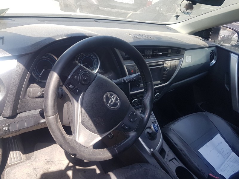 toyota auris touring sports (e18) del año 2013