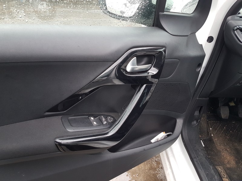 peugeot 208 (p2) del año 2019