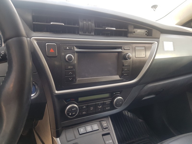 toyota auris touring sports (e18) del año 2013