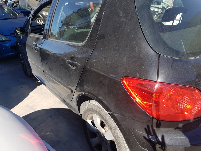 peugeot 307 berlina (s2) del año 2007