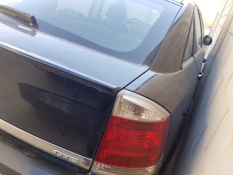 opel vectra c berlina del año 2004