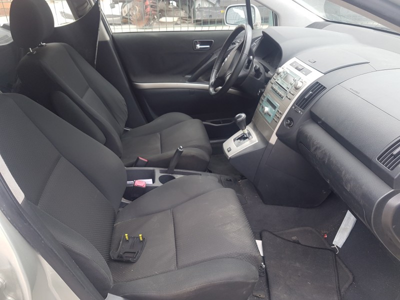 toyota corolla verso (r1) del año 2005