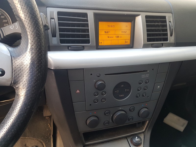 opel vectra c berlina del año 2004