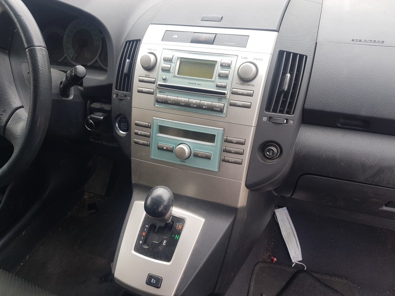 toyota corolla verso (r1) del año 2005