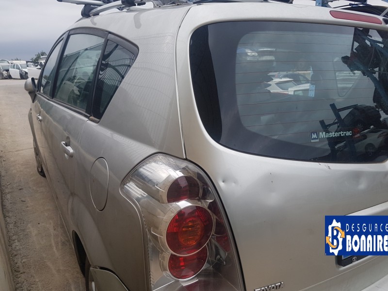 toyota corolla verso (r1) del año 2005