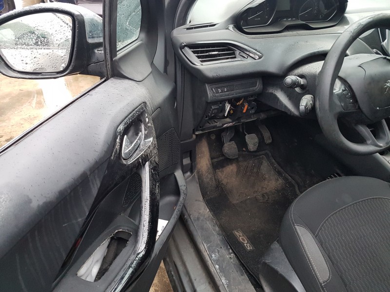 peugeot 208 del año 2015