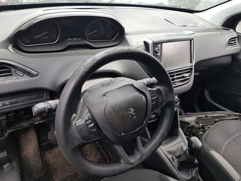 peugeot 208 del año 2015