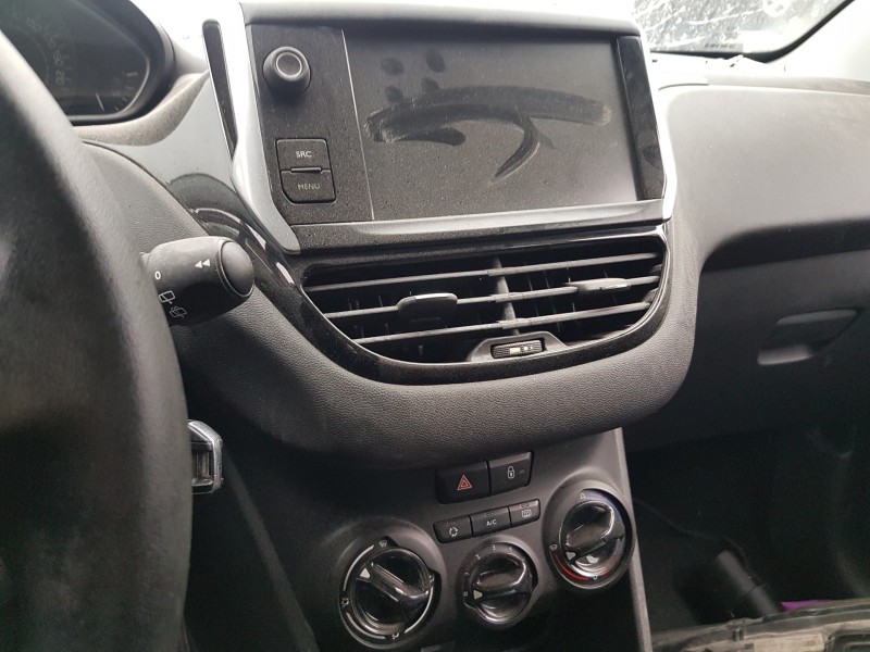 peugeot 208 del año 2015