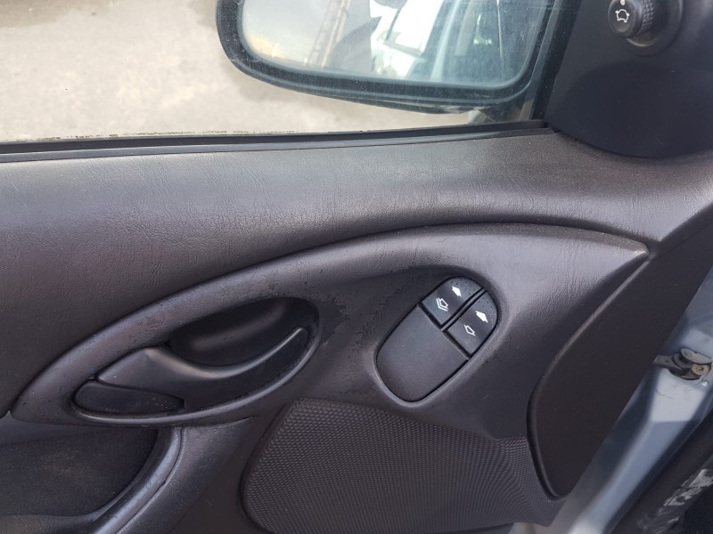 ford focus berlina (cak) del año 2005