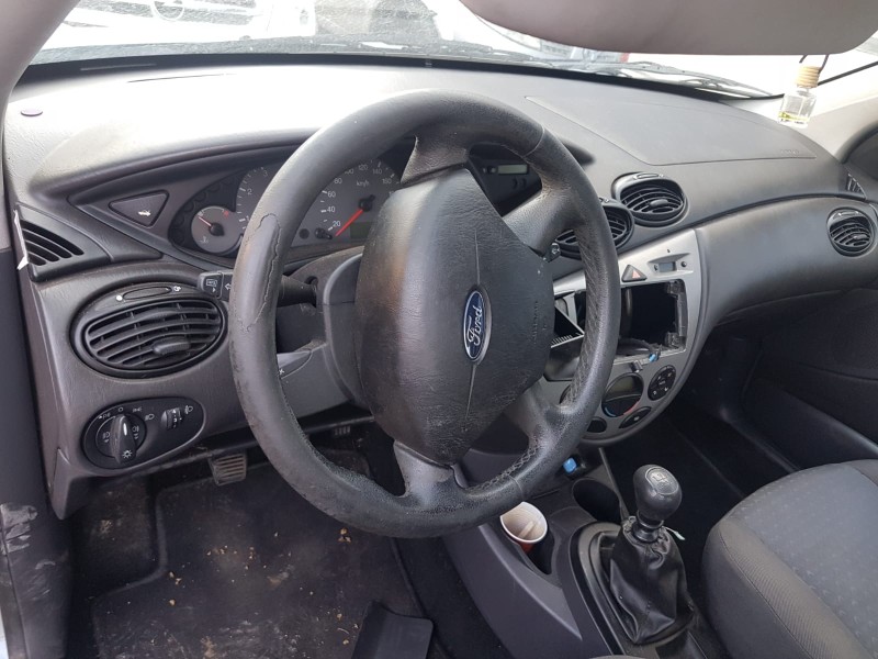 ford focus berlina (cak) del año 2005