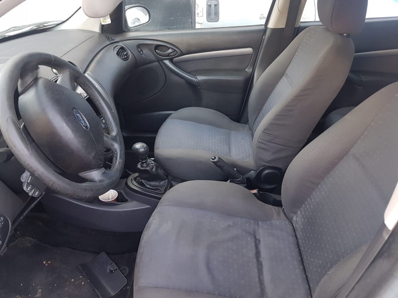 ford focus berlina (cak) del año 2005