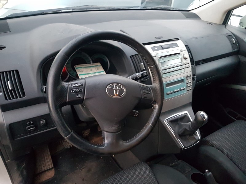 toyota corolla verso (r1) del año 2008