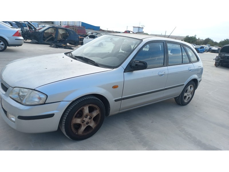 mazda 323 berlina f/s (bj) del año 2001