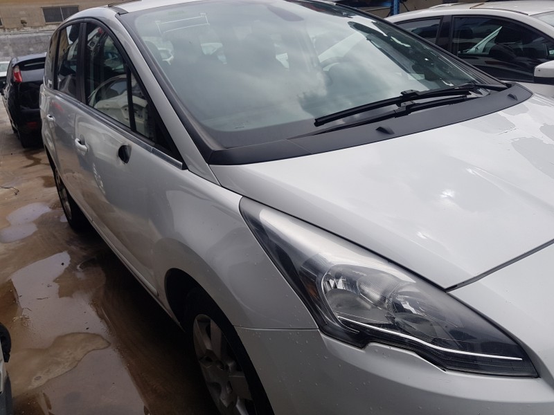 peugeot 5008 del año 2015