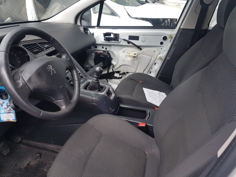 peugeot 5008 del año 2015