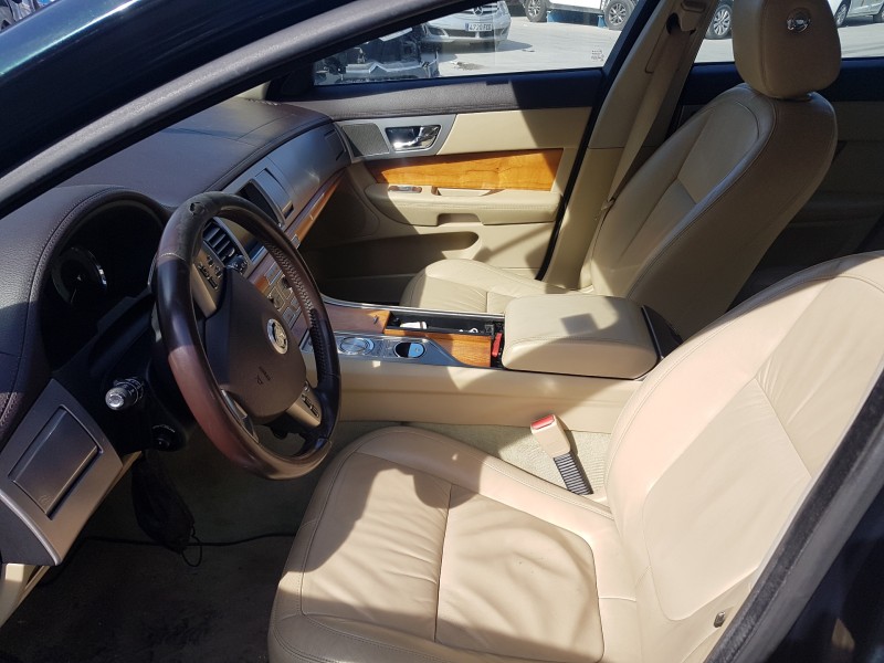 jaguar xf del año 2013