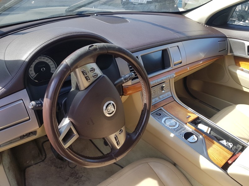 jaguar xf del año 2013