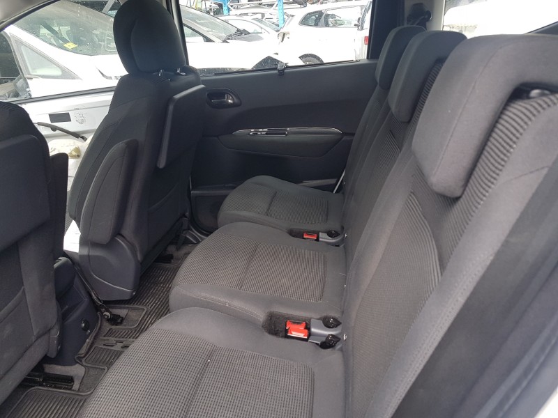 peugeot 5008 del año 2015