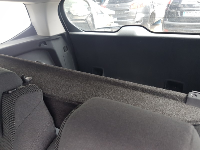 peugeot 5008 del año 2015